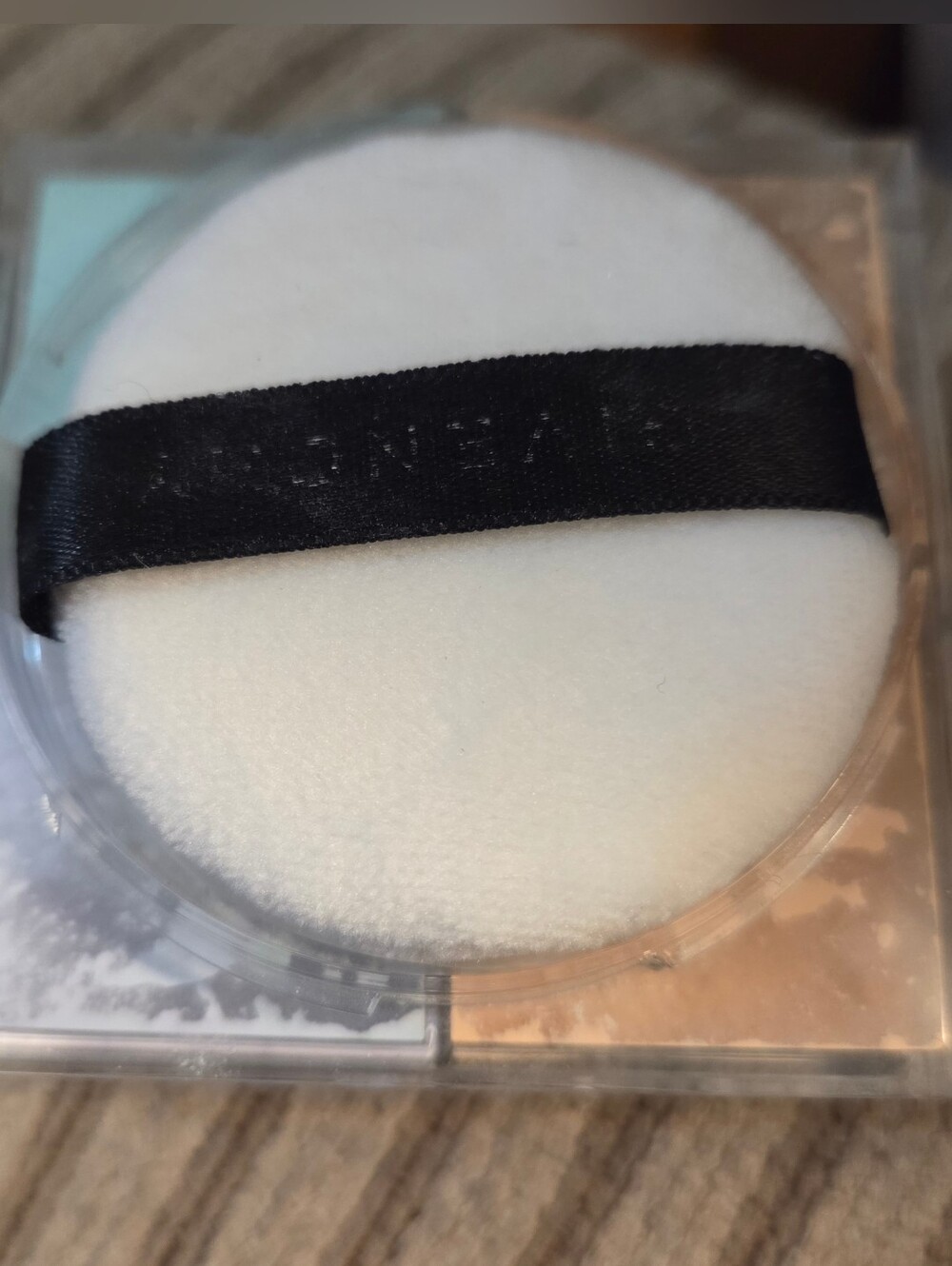 Givenchy Prisme Libre Icon Loose Powder Moussline Acidulee No. 4** - Picture 6 of 11